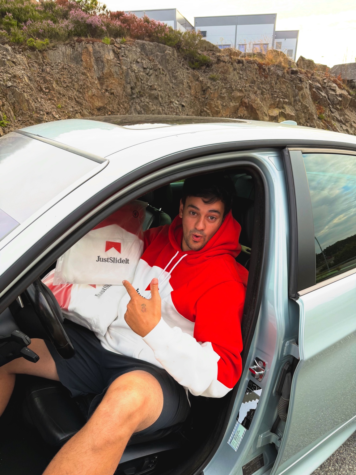 JustSlideIt car graphic