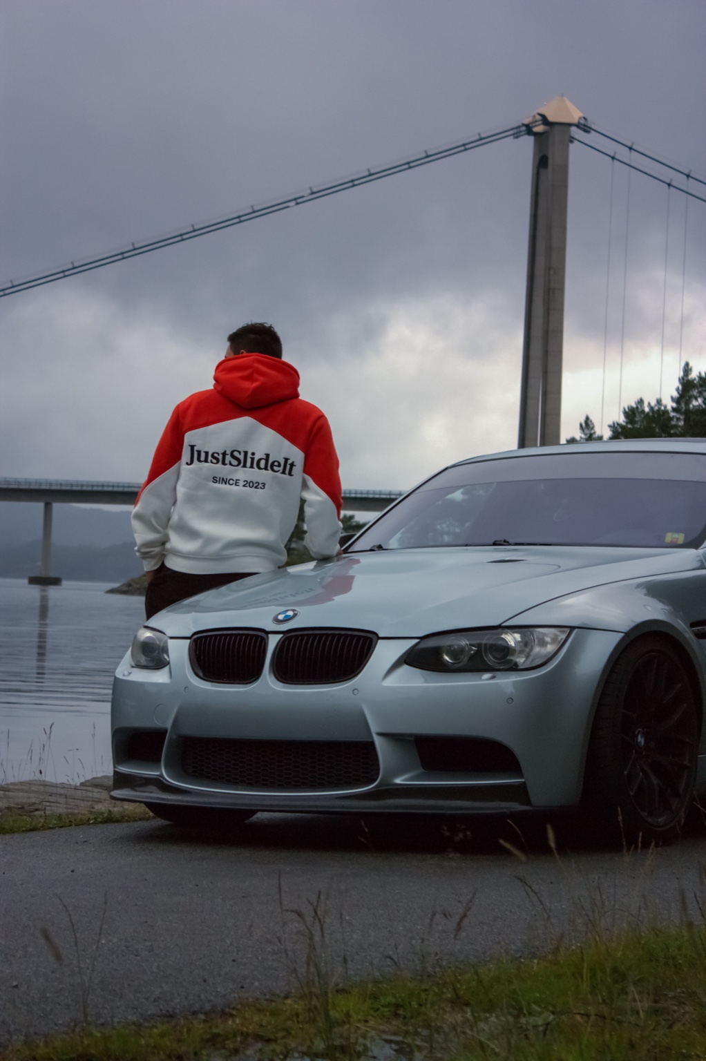 Hoodie back lifestyle